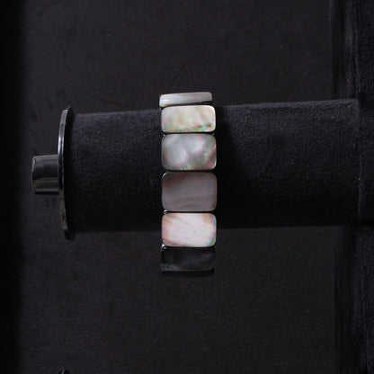 Elegant Shell Pearl Bracelet – Stylish Rectangular Beads for Timeless Beauty