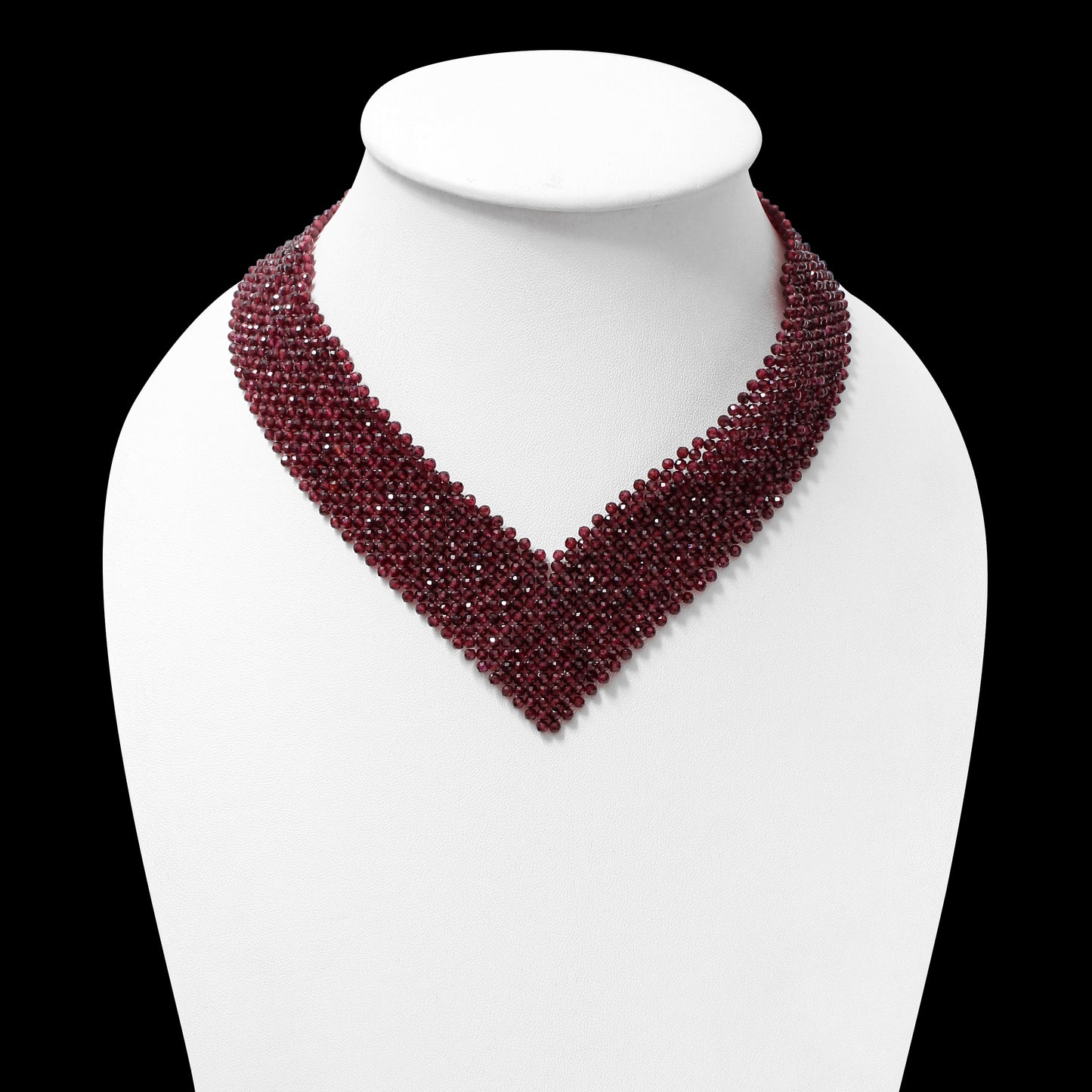 Luxurious Natural Garnet Beaded Choker Necklace With Gold-Plated Clasp – Timeless Elegance