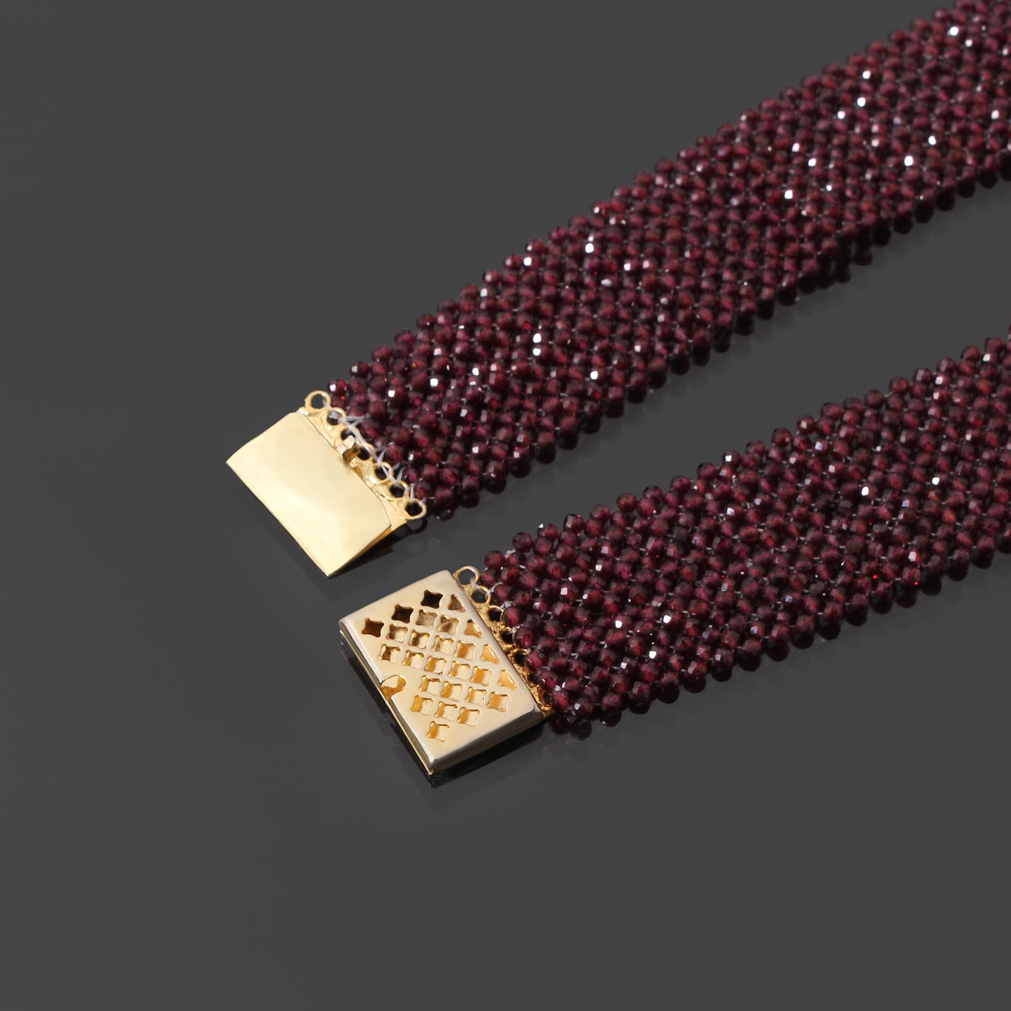 Luxurious Natural Garnet Beaded Choker Necklace With Gold-Plated Clasp – Timeless Elegance