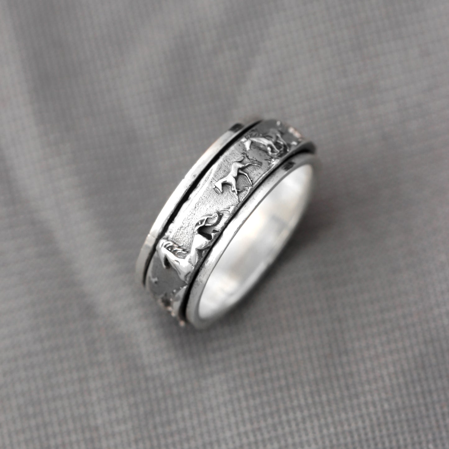 Unisex 7 Running Horses Spinner 925 Sterling Silver Ring