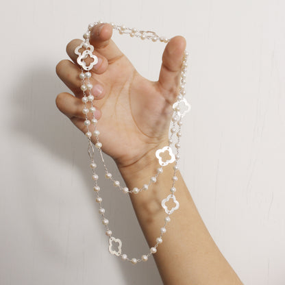 Elegant Natural Pearl and Sterling Silver Clover Necklace – Timeless Grace with Delicate Charm