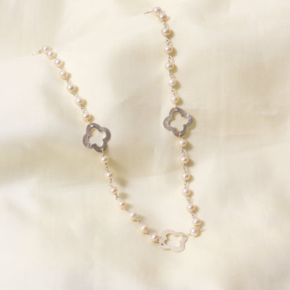 Elegant Natural Pearl and Sterling Silver Clover Necklace – Timeless Grace with Delicate Charm