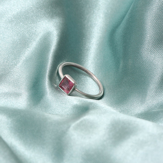 925 Sterling Silver Pink Tourmaline Gemstone Ring – Elegance with a Touch of Pink