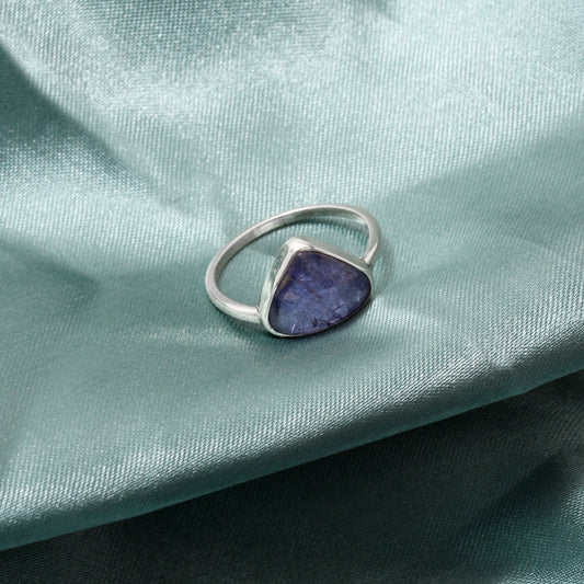 Natural Tanzanite Gemstone Ring – Exquisite Blue-Purple Radiance in Sterling Silver