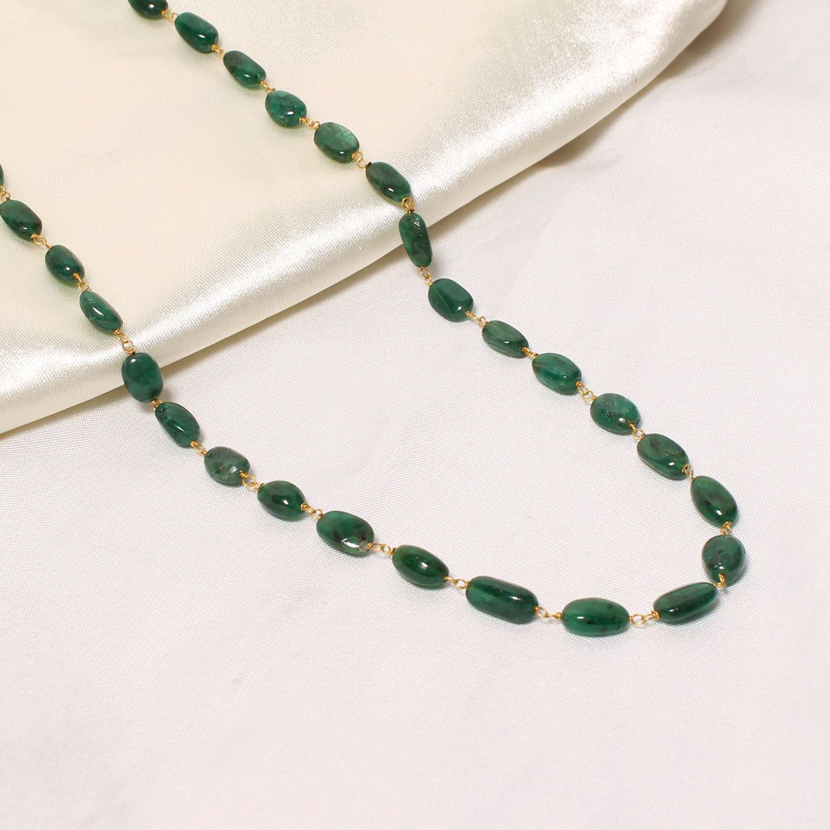 Natural Emerald Beaded Rosary Chain Necklace – Elegant Green Gemstone Jewelry