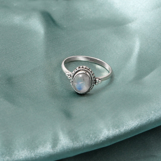 Natural Moonstone Gemstone Ring – Mystical Iridescence in Sterling Silver