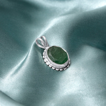 Oval Cut Natural Green Strawberry Quartz Pendant – Reiki Healing Crystal in Silver for Positive Energy