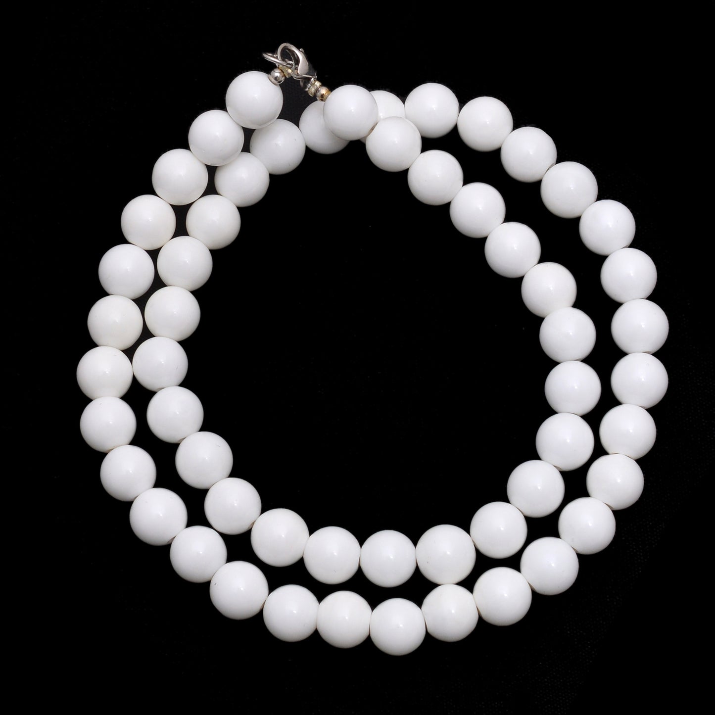 Elegant Natural White Coral Gemstone Necklace – Purity & Peaceful Energy