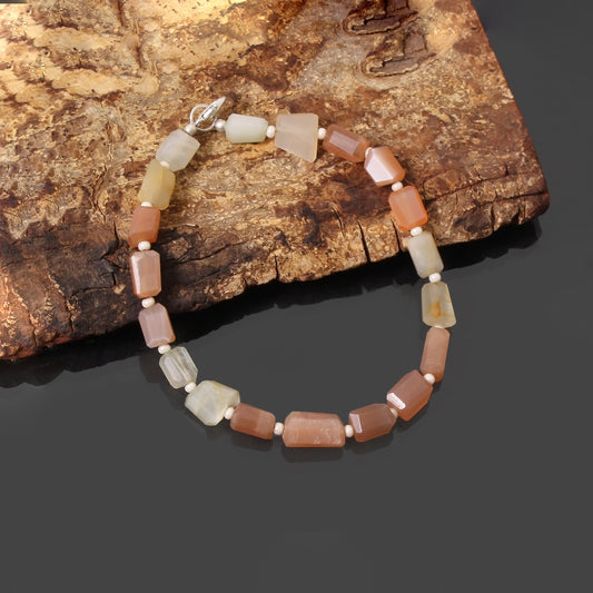 Embrace the ethereal glow with our mesmerizing Peach Moonstone Bracelet!