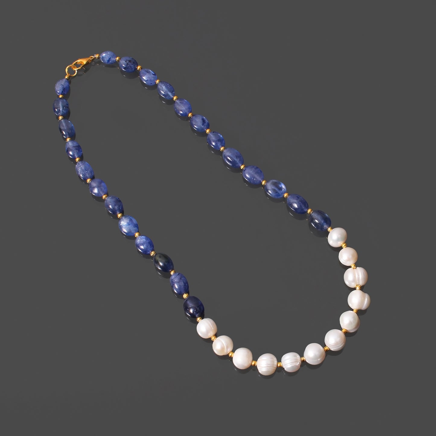 Effortless Sophistication: Sapphire & Pearl Necklace ✨