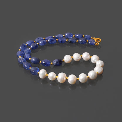 Effortless Sophistication: Sapphire & Pearl Necklace ✨