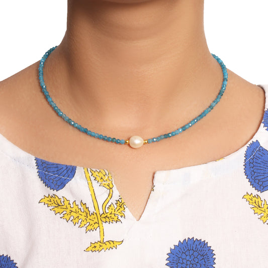 Elegant Natural Apatite & Pearl Necklace – Healing Crystal Jewelry for Balance & Inner Peace