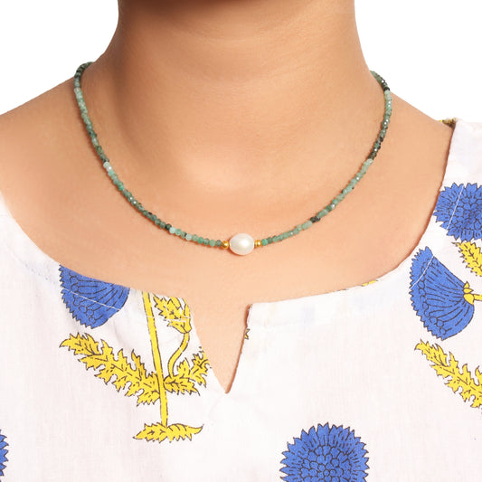 Elegant Natural Emerald & Pearl Beaded Necklace – Healing Green Gemstone Jewelry for Balance & Beauty