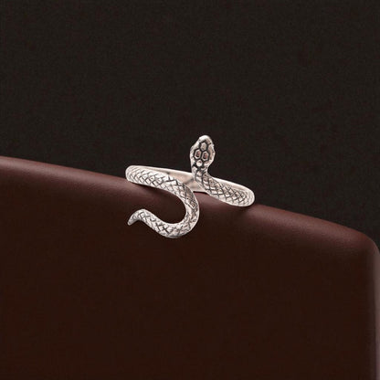 Bold Serpent Design Sterling Silver Ring – Symbol of Power, Transformation & Protection
