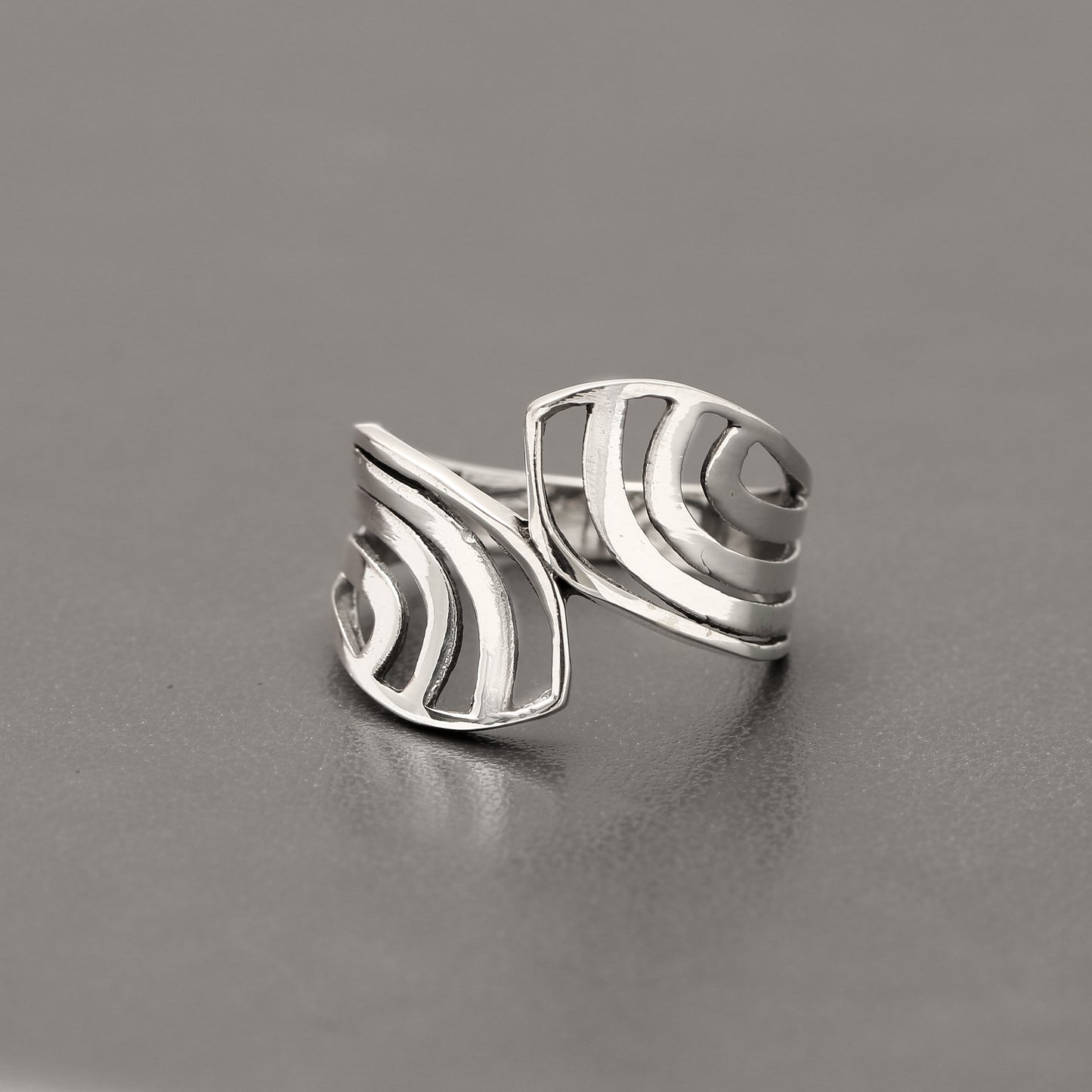 Elegant Bypass Design Sterling Silver Ring – Modern Open Curve Band