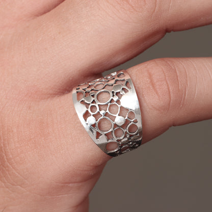 925 Sterling Silver Artistic Hole & Dot Design Ring – Modern Textured Statement Jewelry