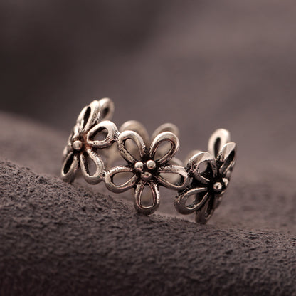 Vintage Daisy Flower Ring – Adjustable Floral Design for Elegant Everyday Style