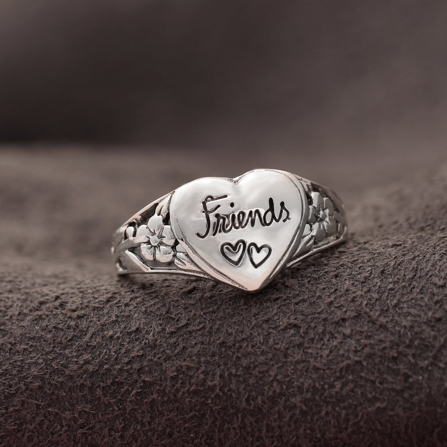 925 Sterling Silver Heart 'Friends' Ring With Floral Details – Perfect Friendship Gift