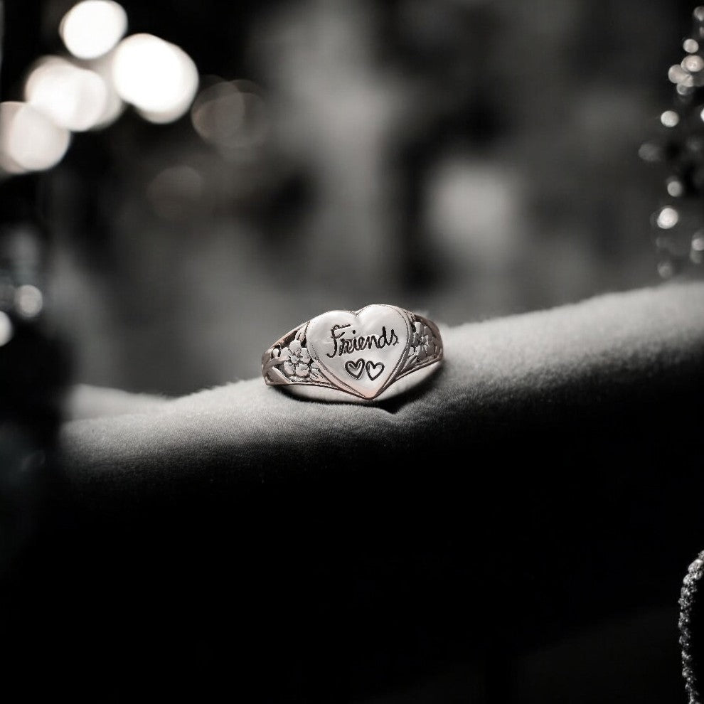 925 Sterling Silver Heart 'Friends' Ring With Floral Details – Perfect Friendship Gift
