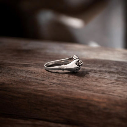 925 Sterling Silver Claddagh Lovely Promise Hand Ring – Symbol of Love, Loyalty & Friendship