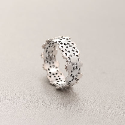 Elegant Crown Lace Ring – Regal Textured Band for Timeless Grace