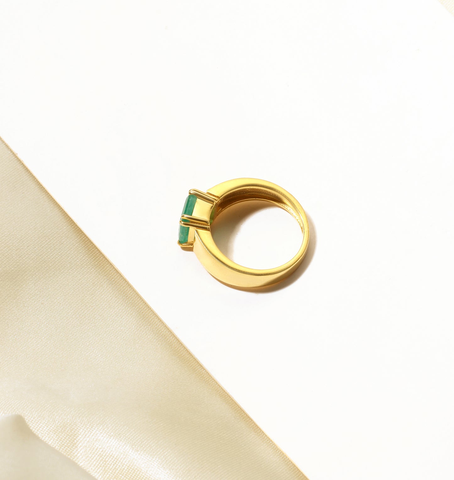 Natural Green Emerald Ring for Men’s in Sterling Silver – Statement of Strength & Sophistication