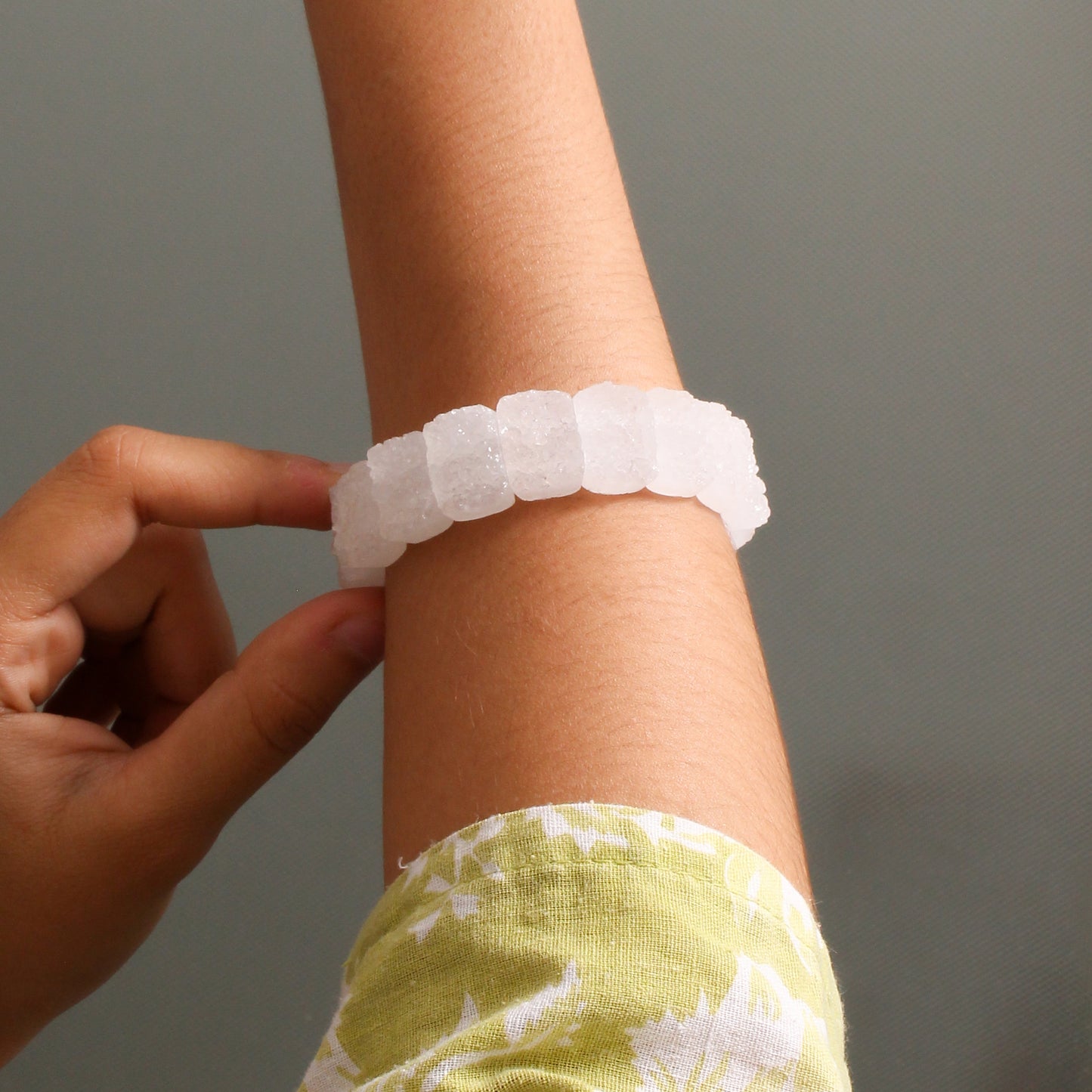 Natural Raw Clear Quartz Crystal Bracelet – Natural Healing & Energy Amplifying Stone Jewelry
