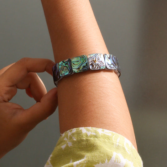 Natural Abalone Shell Square Beaded Bracelet – Handmade Stretch Bracelet for Women & Men, Ocean-Inspired Jewelry