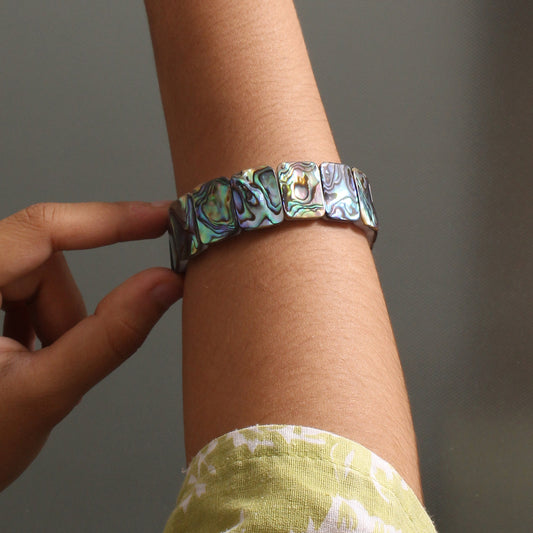 Natural Abalone Shell Gemstone Stretch Bracelet – Protective & Stylish Natural Jewelry