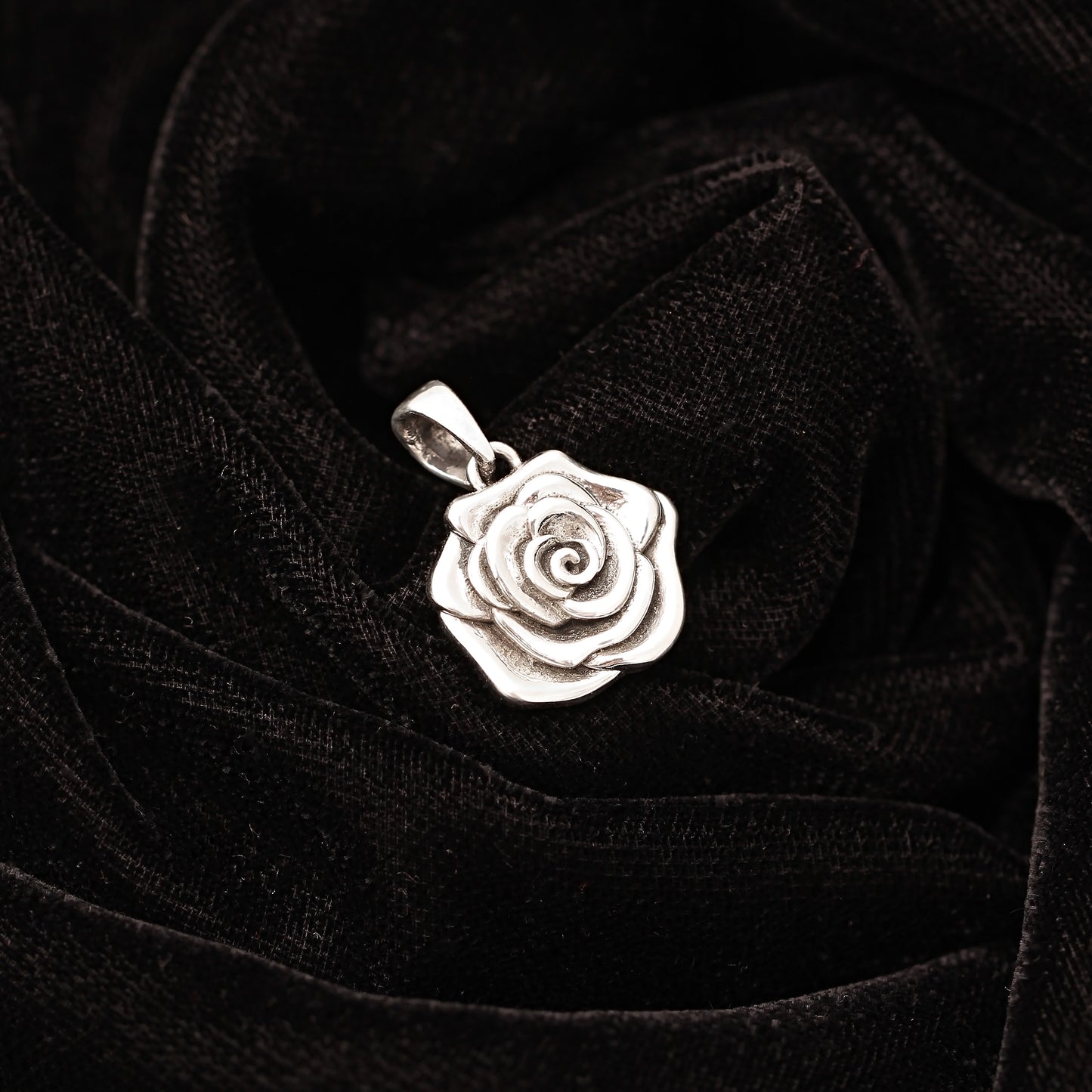 925 Sterling Silver Rose Flower Pendant with Free Silver Chain | Mesmerizing Gift for her