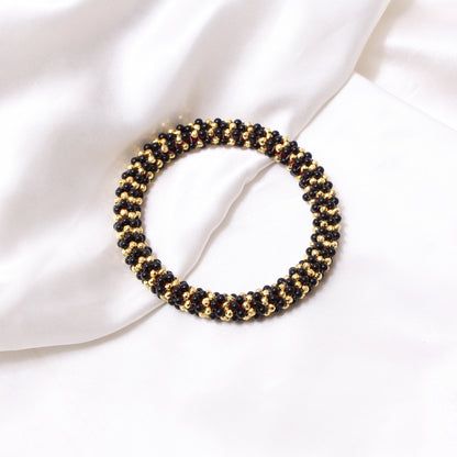 Natural Black Onyx & Golden Hematite Beaded Bangle Bracelet – Elegant Protection Jewelry for Strength & Balance