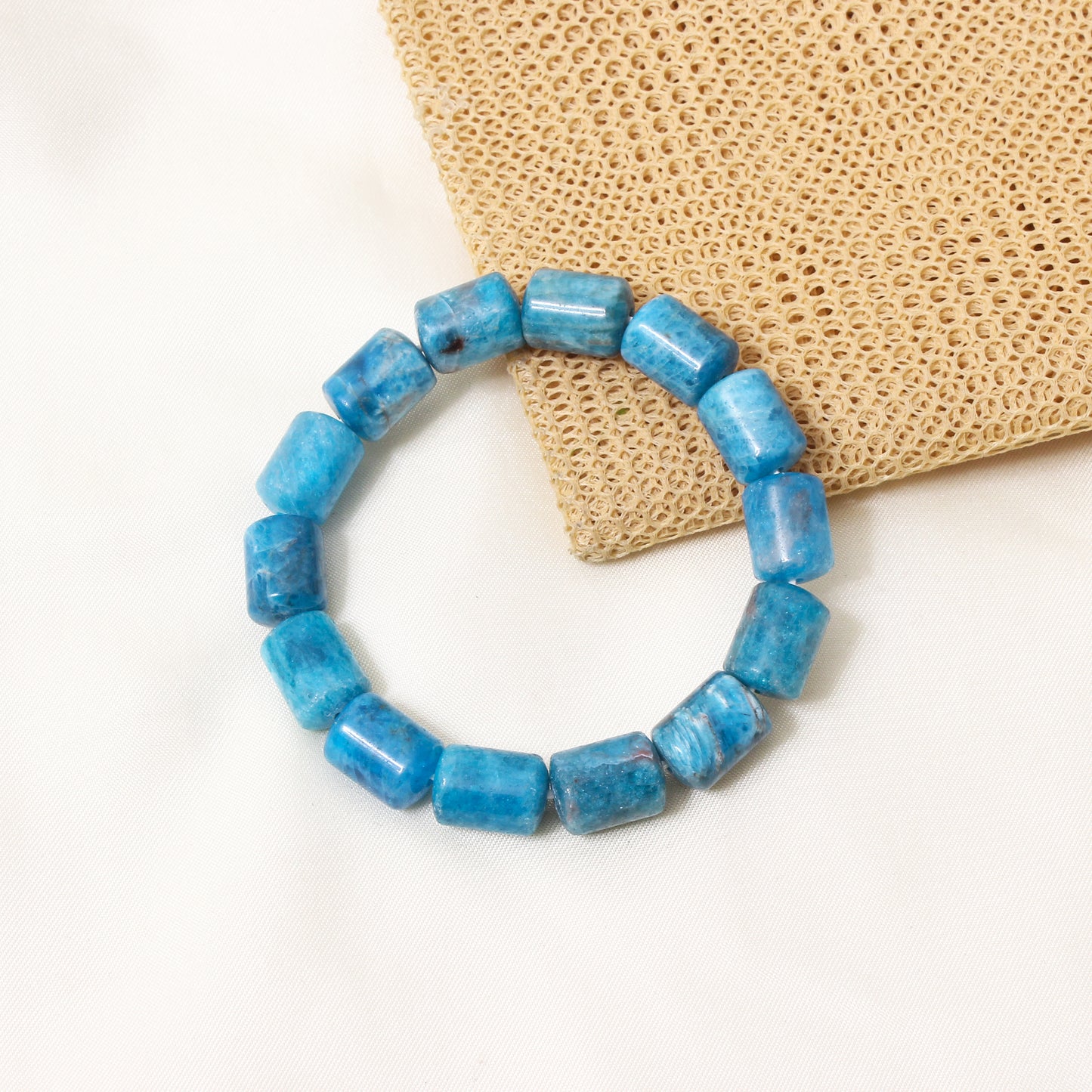 Natural Blue Apatite Plain Barrel Stretch Bead Bracelet – Handmade Healing Crystal Jewelry for Clarity & Confidence
