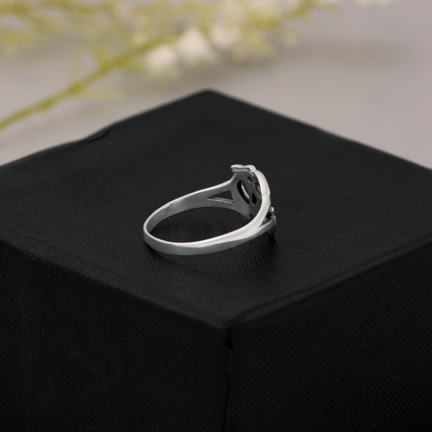 925 Sterling Silver Om Symbol Ring – Elegant Spiritual Jewelry