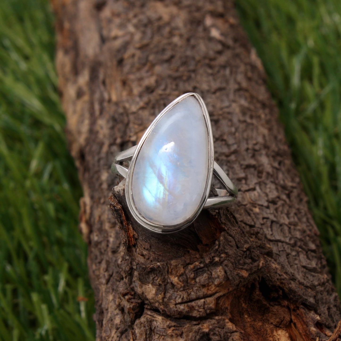 Natural Rainbow Moonstone 925 Silver Ring ( 9 us Ring Size )