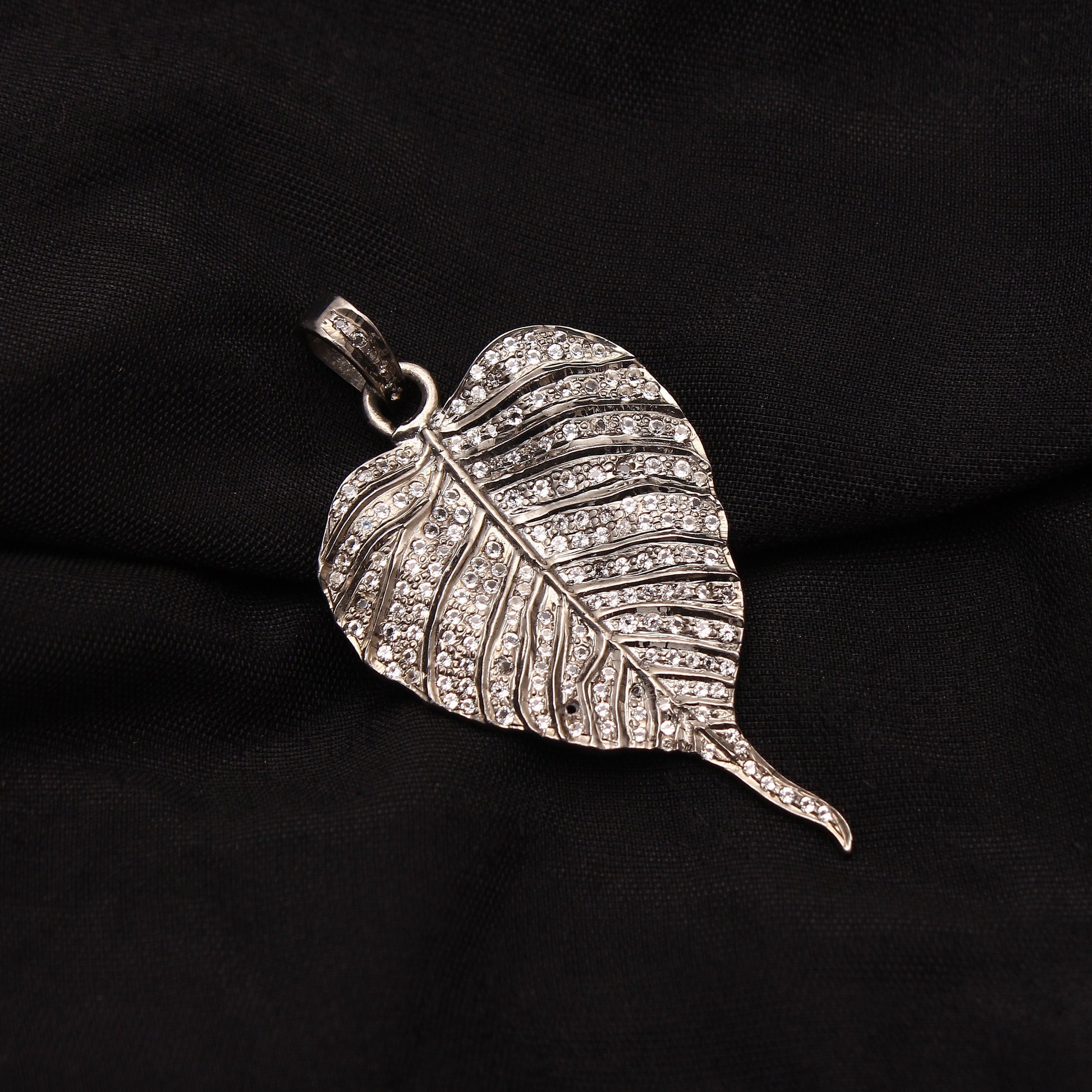 Captivating Sterling Silver Leaf Pendant with Zircon GemsRush